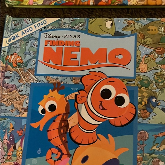 Shrek 2 Look and Find Book - Picture 4 of 5